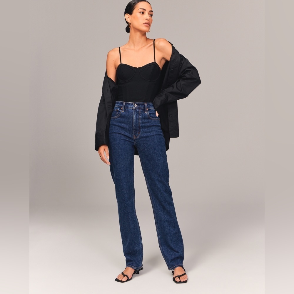 Abercrombie & Fitch 90s Straight Ultra High Rise Jeans | Size 31 Short